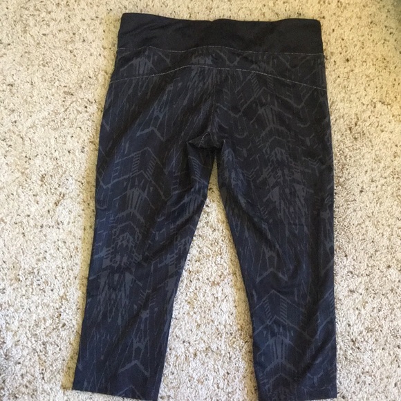 Xersion Crop Running Leggings - Picture 3 of 6